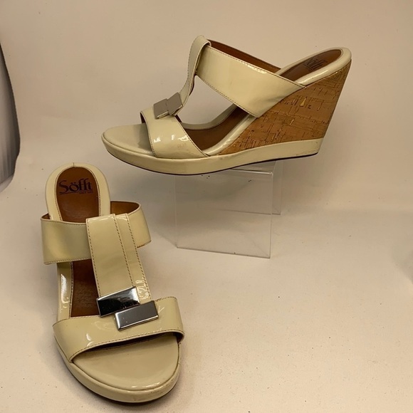 Sofft Sz 9 Patent Beige Leather Cork Wedge Sandals - Picture 2 of 10